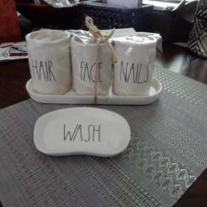 Rae Dunn Bath Set And Soap Dish New With Tag